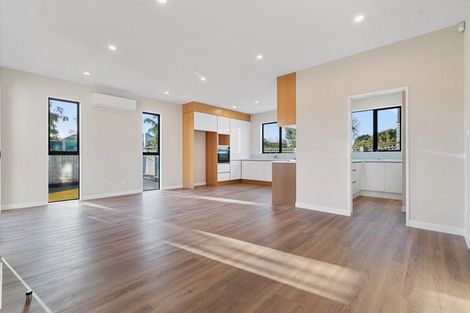 Photo of property in 86a Kervil Avenue, Te Atatu Peninsula, Auckland, 0610