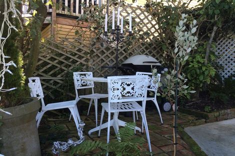 Photo of property in 18 Saint Davids Street, Lyttelton, 8082