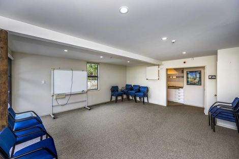 Photo of property in 2 Seaview Avenue, Northcote, Auckland, 0627