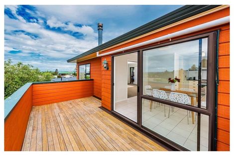 Photo of property in 15 Clearview Heights, Ranui, Auckland, 0612