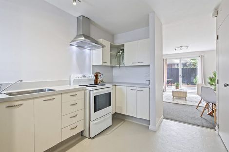 Photo of property in 4/115 Waltham Road, Sydenham, Christchurch, 8023