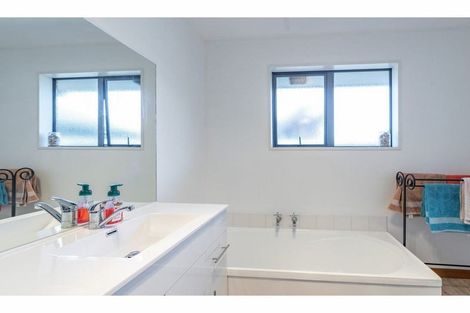 Photo of property in 15 Bunting Place, Woodend, 7610