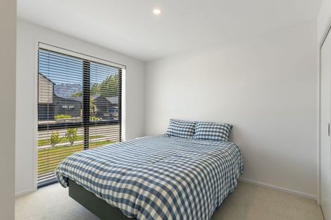 Photo of property in 18 Rushland Road, Jacks Point, 9371