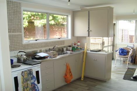 Photo of property in 52 Hartley Terrace, Massey, Auckland, 0614