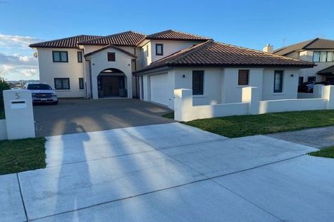 Photo of property in 5 Milano Boulevard, Karaka, Papakura, 2113