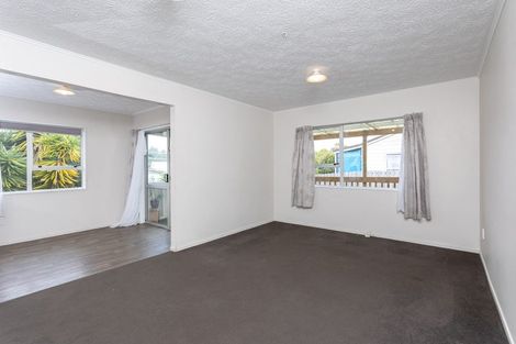 Photo of property in 45 Borich Road, Sunnyvale, Auckland, 0612