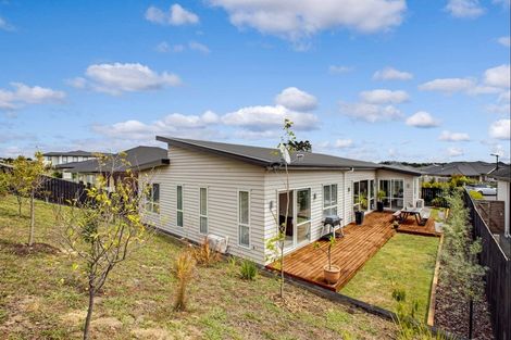Photo of property in 15 Remana Crescent, Huapai, Kumeu, 0810