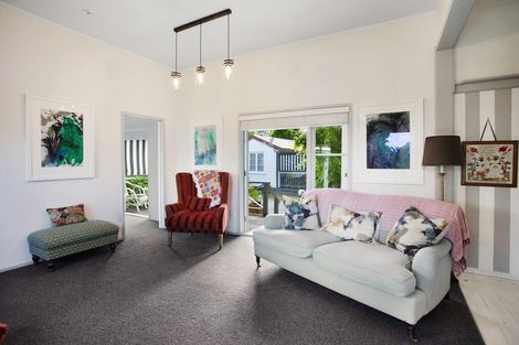 Photo of property in 6 Beresford Street, Russell, 0202