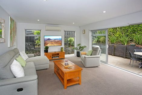Photo of property in 8 Stockyard Crescent, Pukekohe, 2120