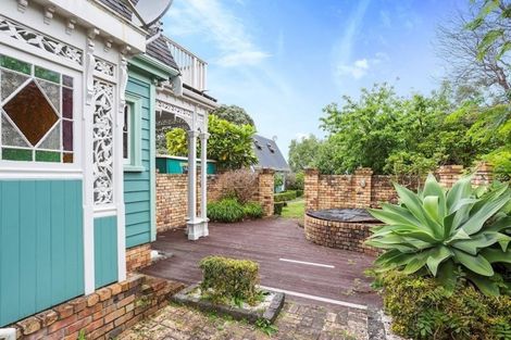 Photo of property in 17 Norwood Road, Bayswater, Auckland, 0622