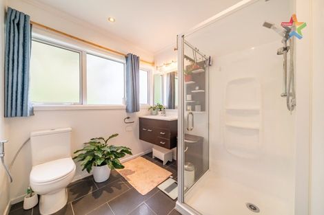 Photo of property in 27a Cypress Drive, Maungaraki, Lower Hutt, 5010