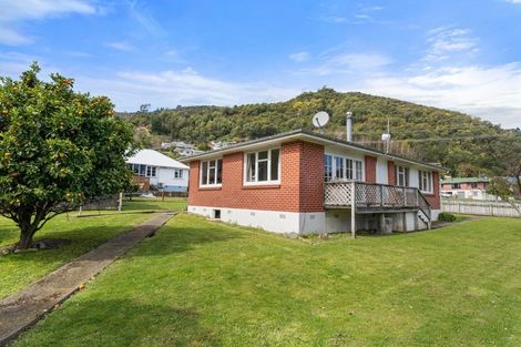 Photo of property in 8a Otago Street, Picton, 7220