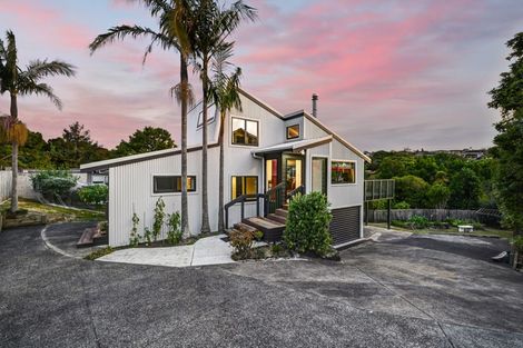 Photo of property in 10 Oliver Twist Avenue, Mellons Bay, Auckland, 2014