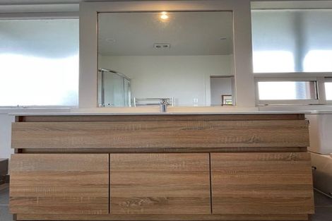 Photo of property in 71 Tiroroa Avenue, Te Atatu South, Auckland, 0610