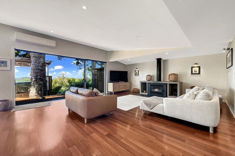 Photo of property in 56 Hollywood Avenue, Titirangi, Auckland, 0604