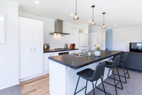 Photo of property in 16 Whitten Way, Wallaceville, Upper Hutt, 5018