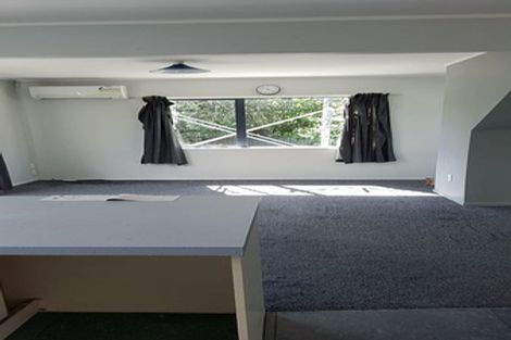 Photo of property in 15 Caspian Close, New Lynn, Auckland, 0600