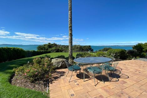 Photo of property in 18 Burford Place, Mellons Bay, Auckland, 2014