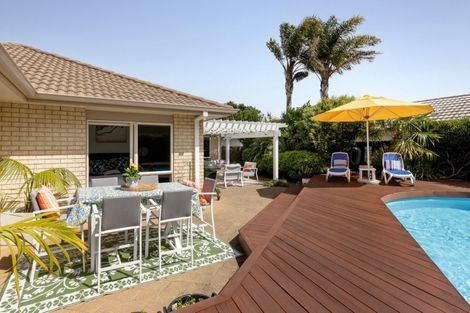 Photo of property in 587 Grenada Street, Papamoa Beach, Papamoa, 3118