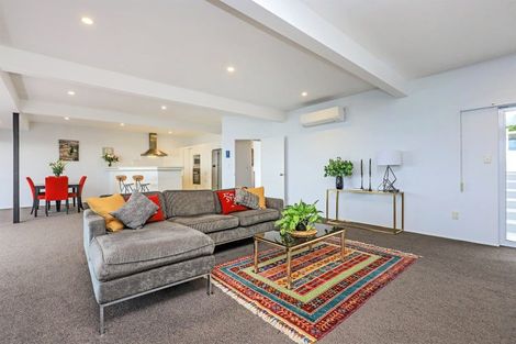 Photo of property in 132 Priestley Terrace, Bluff Hill, Napier, 4110