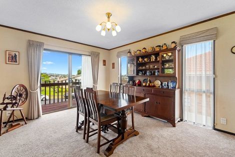 Photo of property in 18 Kennedy Avenue, Forrest Hill, Auckland, 0620