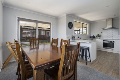 Photo of property in 34 Wesley Avenue, Frankleigh Park, New Plymouth, 4310