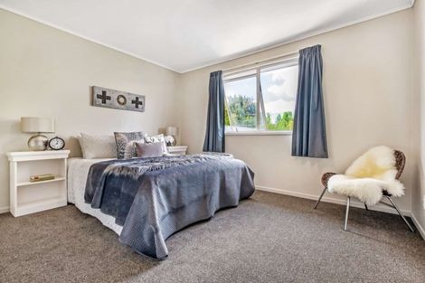 Photo of property in 42 Vina Place, Massey, Auckland, 0614