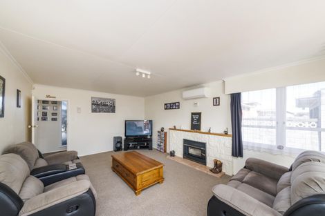 Photo of property in 11 Anakiwa Street, Kelvin Grove, Palmerston North, 4414