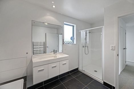 Photo of property in 76 Alverston Street, Waterview, Auckland, 1026