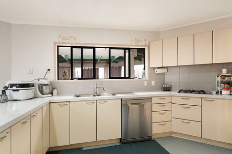 Photo of property in 12 Palmer Avenue, Glen Eden, Auckland, 0602