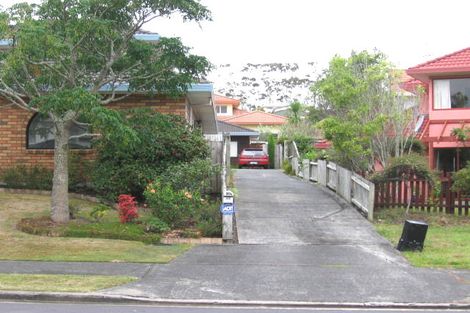 Photo of property in 2/8 Mandica Place, Sunnynook, Auckland, 0632