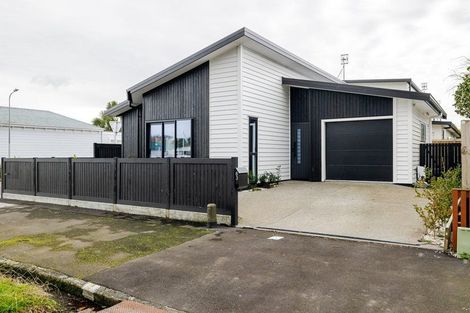Photo of property in 83 Victoria Avenue, Palmerston North, 4410