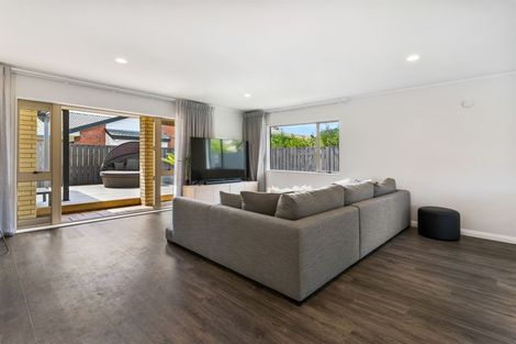 Photo of property in 16 Motutapu Avenue, Manly, Whangaparaoa, 0930