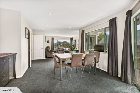 Photo of property in 17 Chedworth Drive, Glenfield, Auckland, 0629