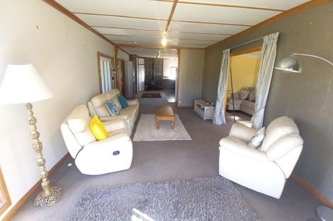 Photo of property in 33 Clifden Highway, Tuatapere, 9620