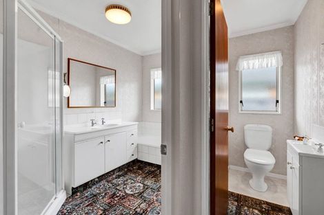 Photo of property in 1/9 Waiwera Place, Merrilands, New Plymouth, 4312