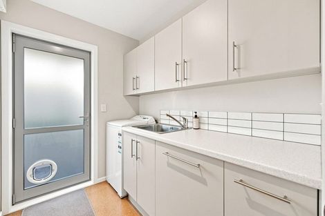 Photo of property in 271 Cannon Hill Crescent, Mount Pleasant, Christchurch, 8081