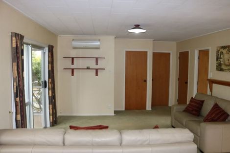 Photo of property in 8 Oxford Street, Tirau, 3410