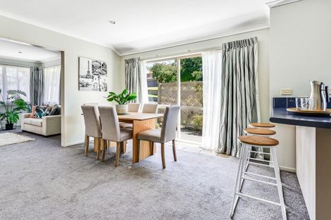 Photo of property in 2 Rochester Place, Nawton, Hamilton, 3200