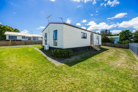Photo of property in 18 Solveig Place, Randwick Park, Auckland, 2105