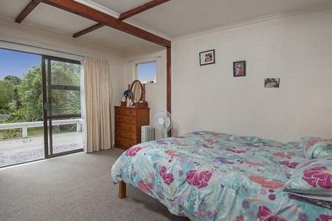 Photo of property in 21 Ranui Station Road, Ranui, Auckland, 0612