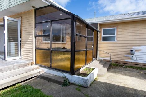 Photo of property in 69 Barraud Street, Dannevirke, 4930