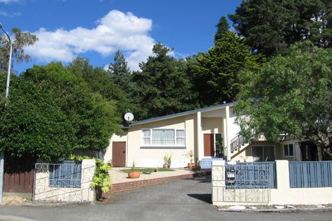 Photo of property in 2 Mccarthy Grove, Clouston Park, Upper Hutt, 5018