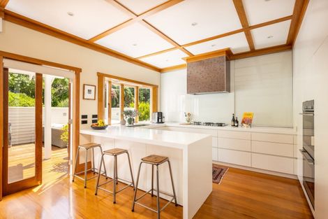 Photo of property in 83 Brougham Street, New Plymouth, 4310