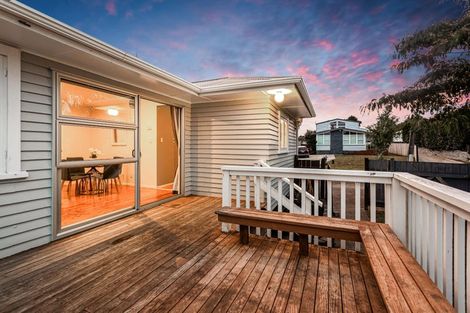 Photo of property in 6 Crompton Road, Massey, Auckland, 0614