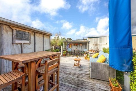 Photo of property in 18 Paetawa Road, Peka Peka, Waikanae, 5391