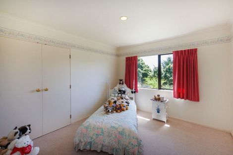 Photo of property in 7 Jasmine Place, Fitzherbert, Palmerston North, 4410