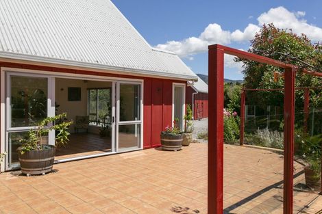 Photo of property in 21 Parerohi Grove, Kuratau, Turangi, 3381