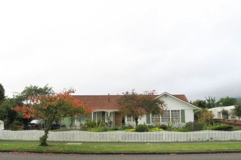 Photo of property in 49 Sylvan Avenue, Waikanae, 5036