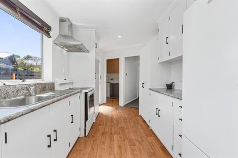 Photo of property in 15 Escort Grove, Awapuni, Palmerston North, 4412